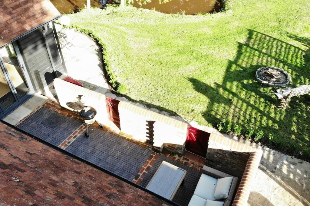 The Piggery Villa Cowfold Exterior photo