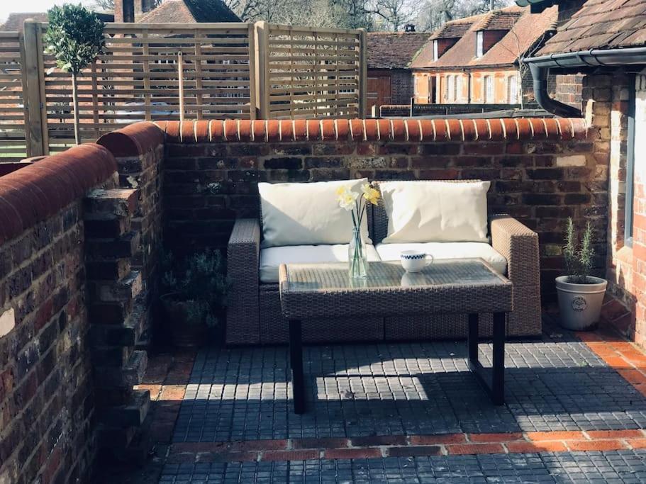 The Piggery Villa Cowfold Exterior photo