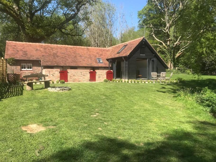 The Piggery Villa Cowfold Exterior photo