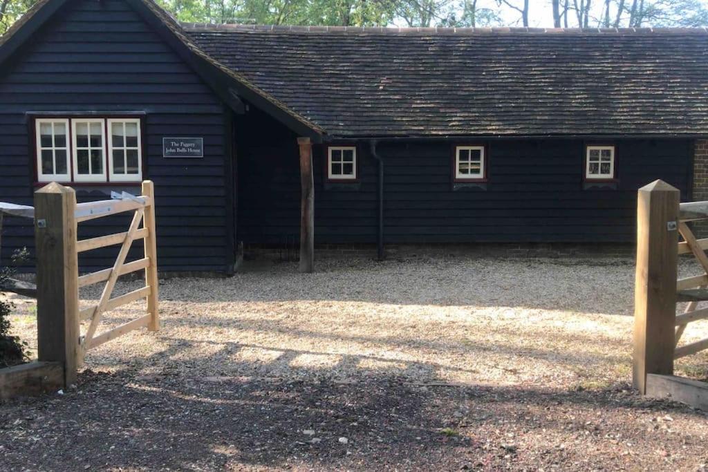 The Piggery Villa Cowfold Exterior photo